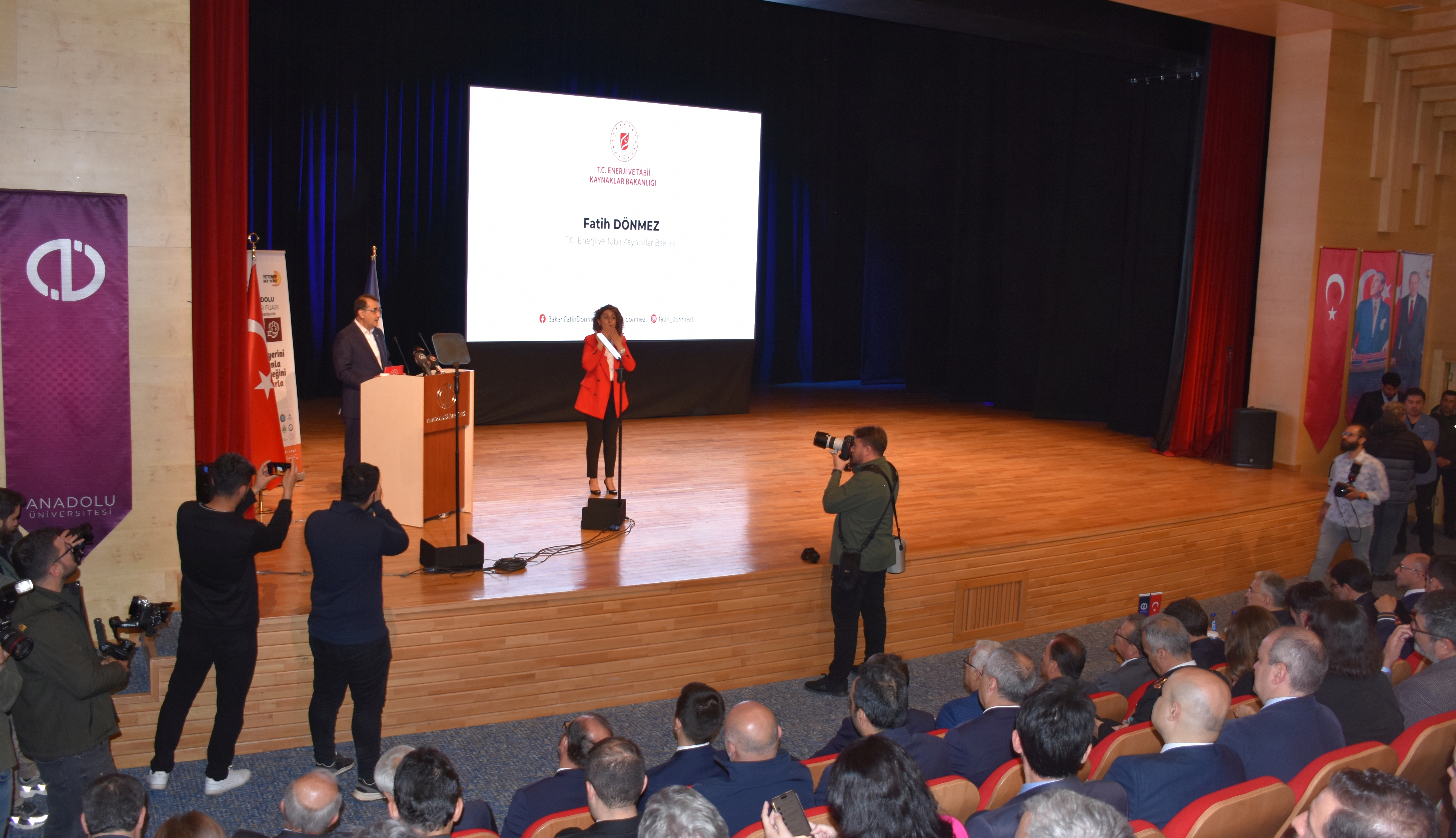 AFSÜ, İKAF'23 fuarında öğrencilerle bir araya geldi